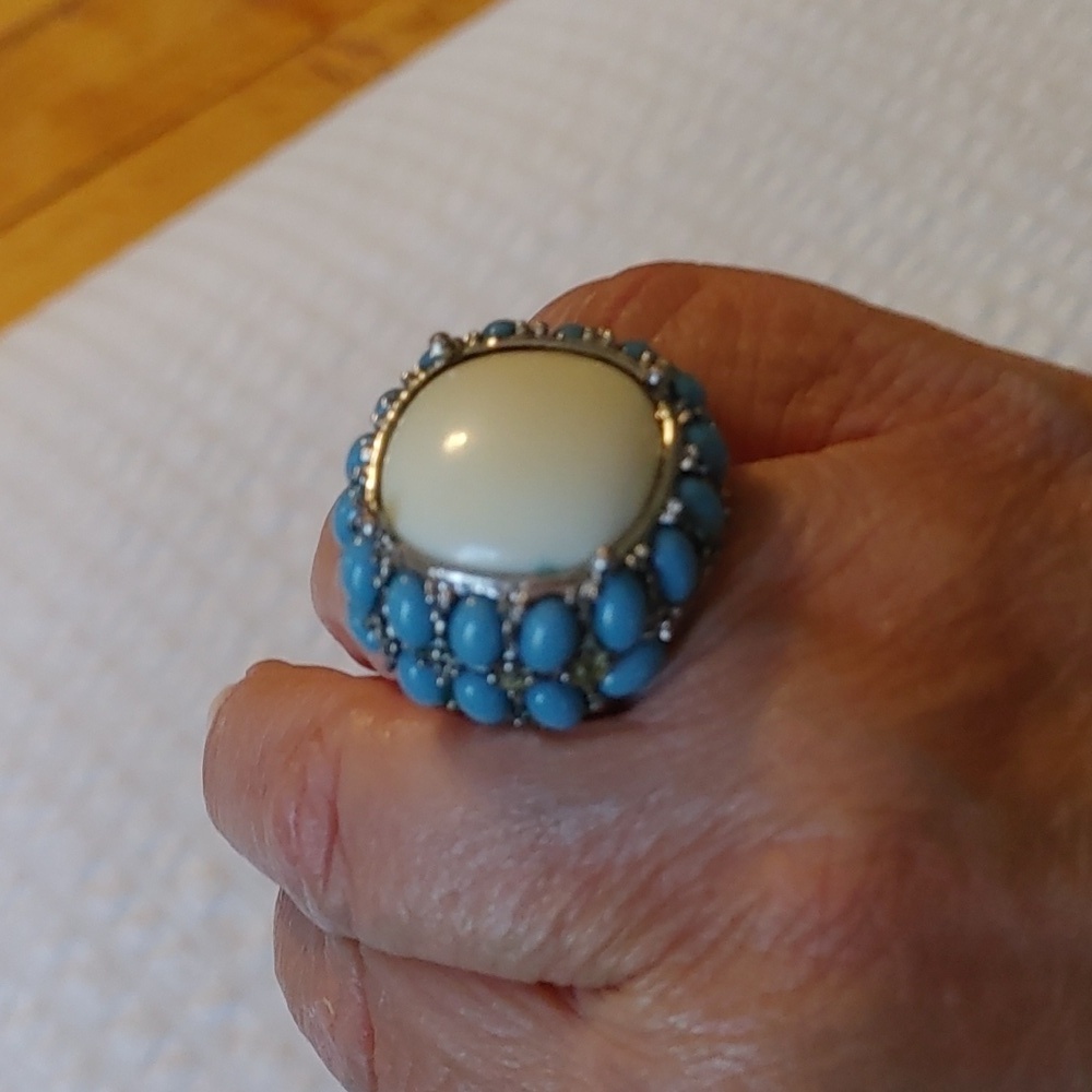 Bohemian/Western Ring With Stretch Band Blue And White